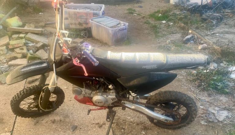 M2 R 125cc pit bike