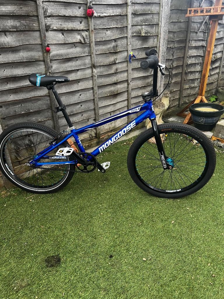 Mongoose Title pro 24” race BMX 
