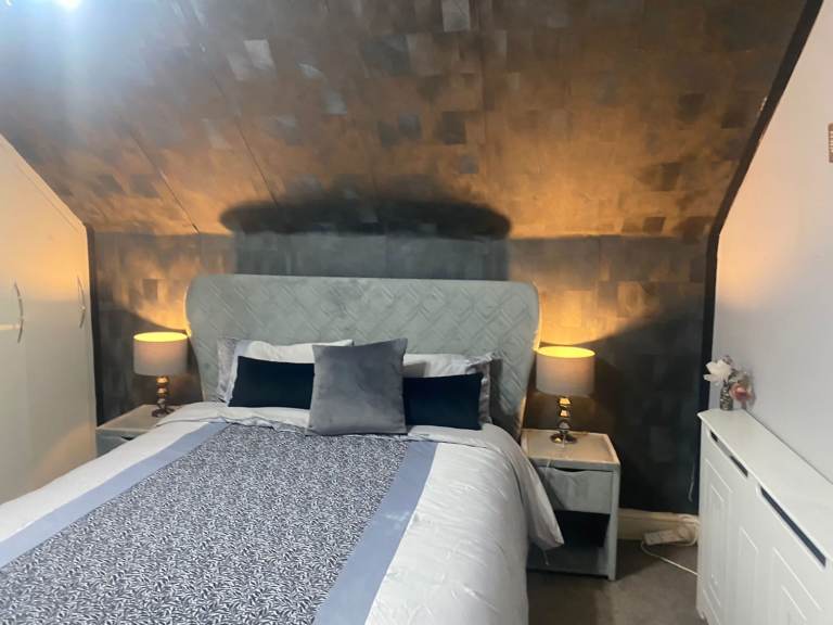 Larger sharing room to rent in Barking 