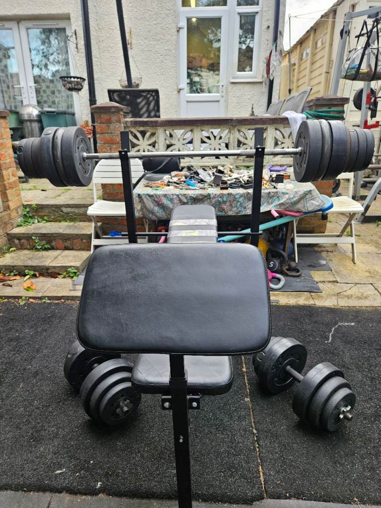 Weights bench with weights 