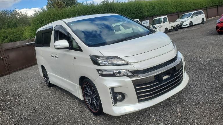 Toyota vellfire gs 2.4 auto white fresh japanese import 7 seater sunroofs 2013