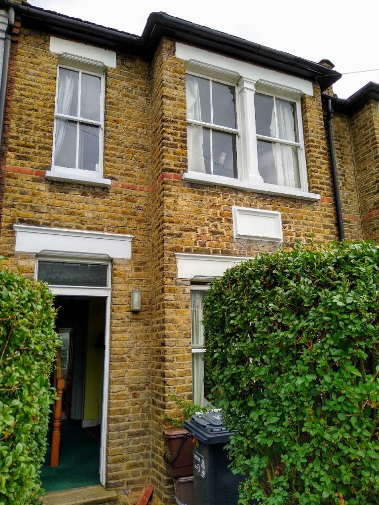 Terraced House to Rent, SW20