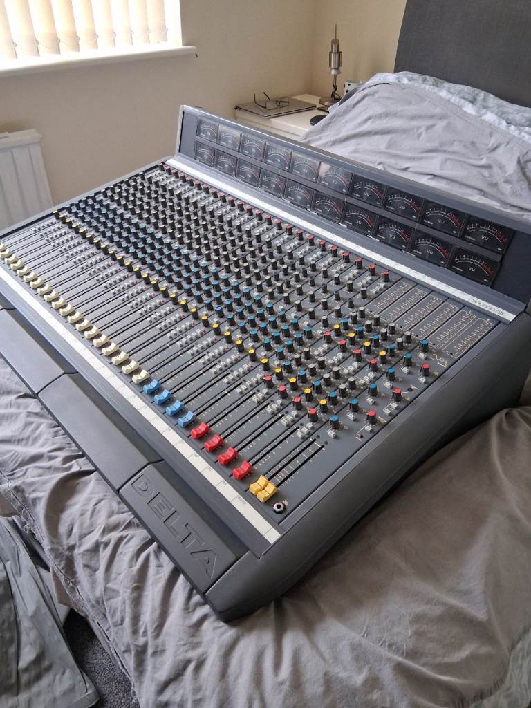 soundcraft mixer