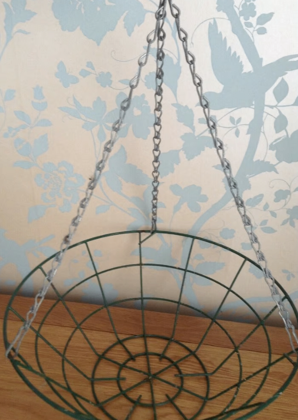 14 inch Hanging Basket with Chains