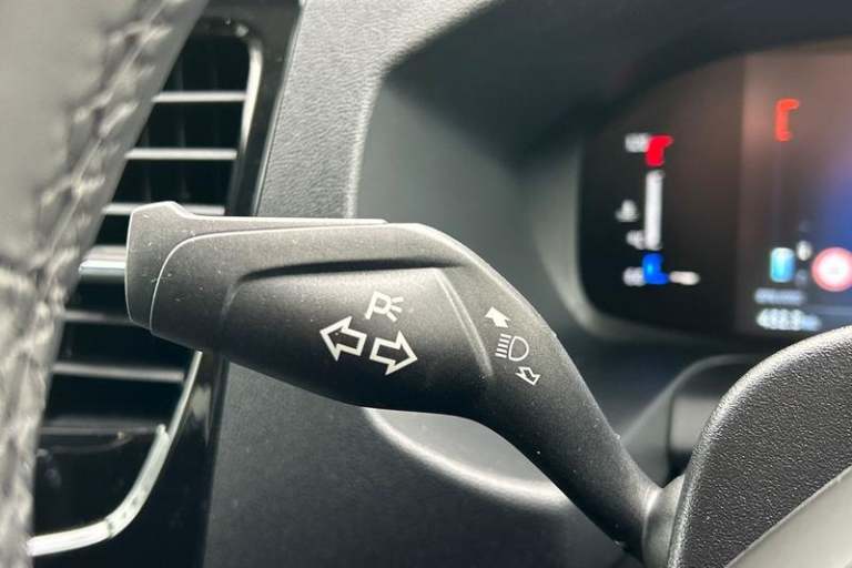 2025 Ford Transit 460 Limited AUTO L4 H3 ELWB High Roof 17 Seat Minibus RWD 2.0 EcoBlue 165ps Min...