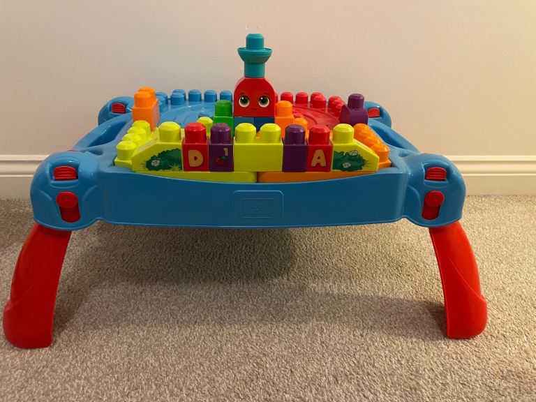 Mega Blocks table and blocks