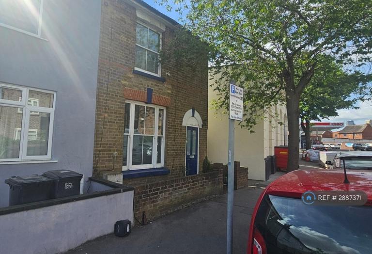 2 bedroom house in Warren Rd, Croydon, CR0 (2 bed) (#2887371)