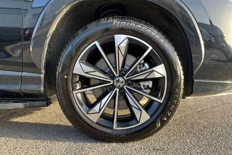 2025 MG MG HS 1.5 T-GDI 24.7kWh Trophy SUV 5dr Petrol Plug-in Hybrid Auto Euro 6 (s/s) (2 SUV Hyb...