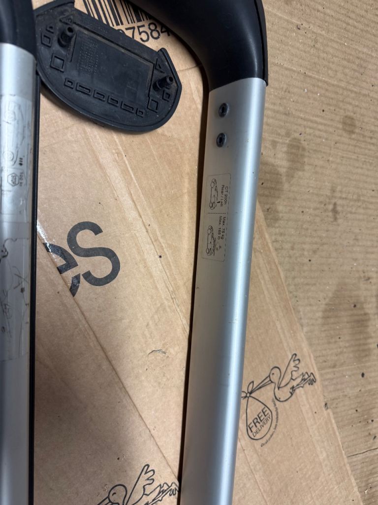 Lexus ct200h roof bars 