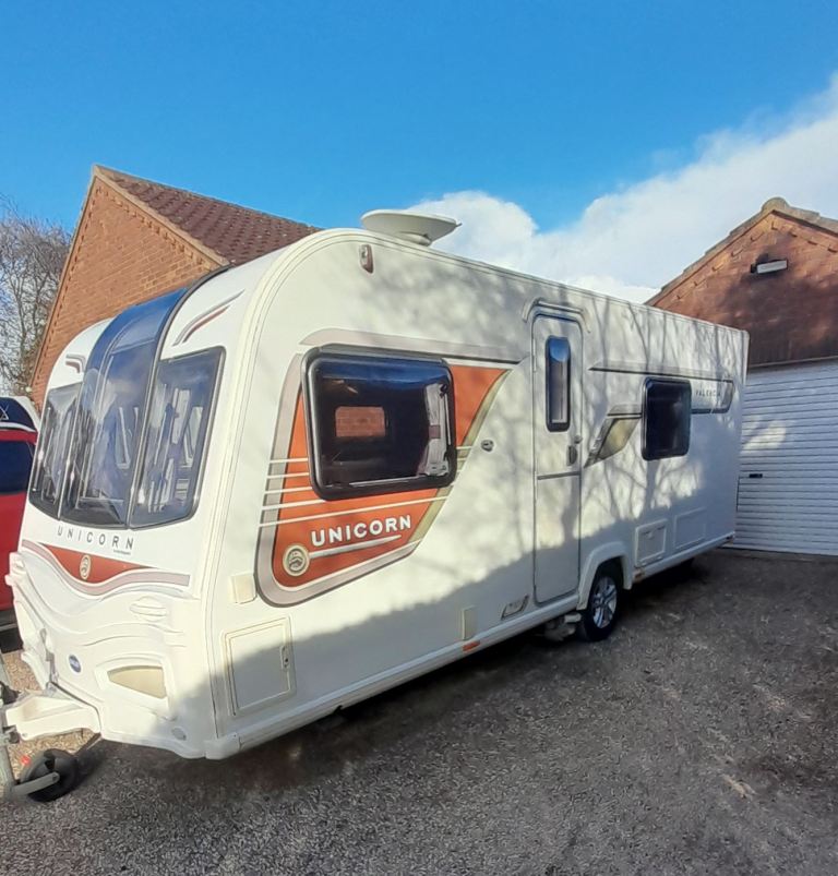 Bailey Unicorn 11 valencia 2013 caravan fixed bed