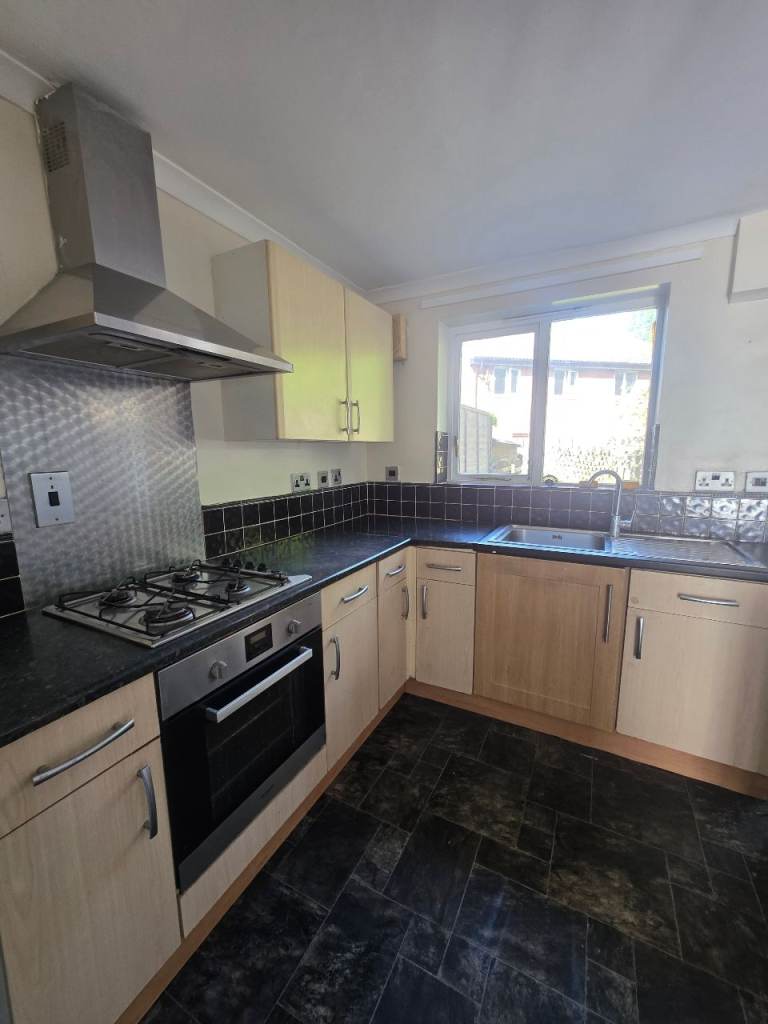 2 bed semi detached house to let 