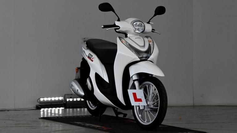 2025 Honda SH Mode 125 125 CVT V-Belt Euro 5 Scooter Petrol Automatic