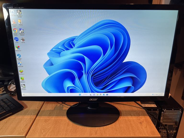 24inch Acer FHD Widescreen Monitor HDMI,DVI,VGA,Excellent condition 
