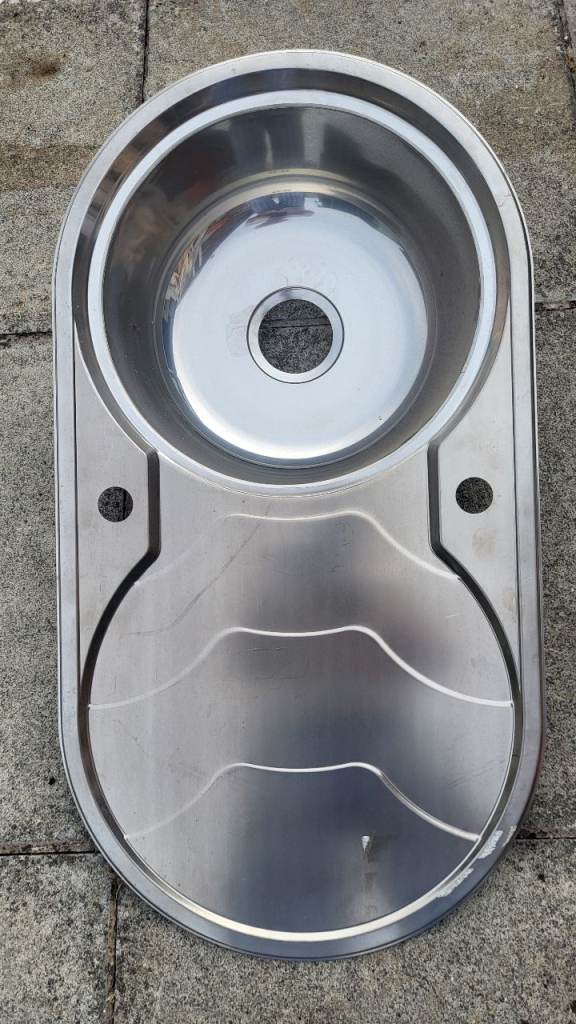 Stainless Steel Kitchen Sink with Drainer – Good Condition