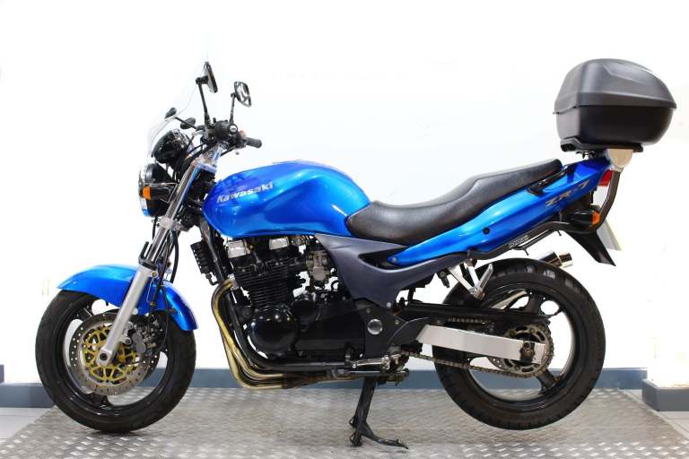 Kawasaki ZR7