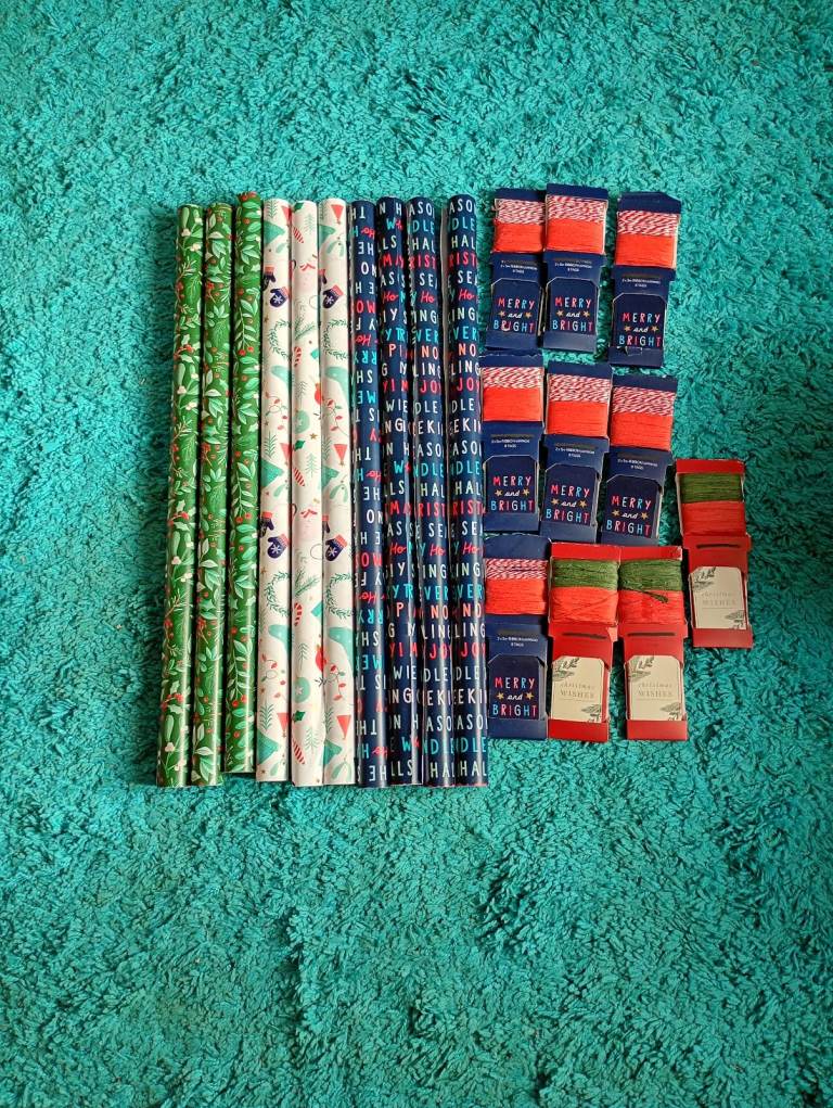 REDUCED Wrapping paper 10 rolls, 80 tags, ribbon 100meters All new