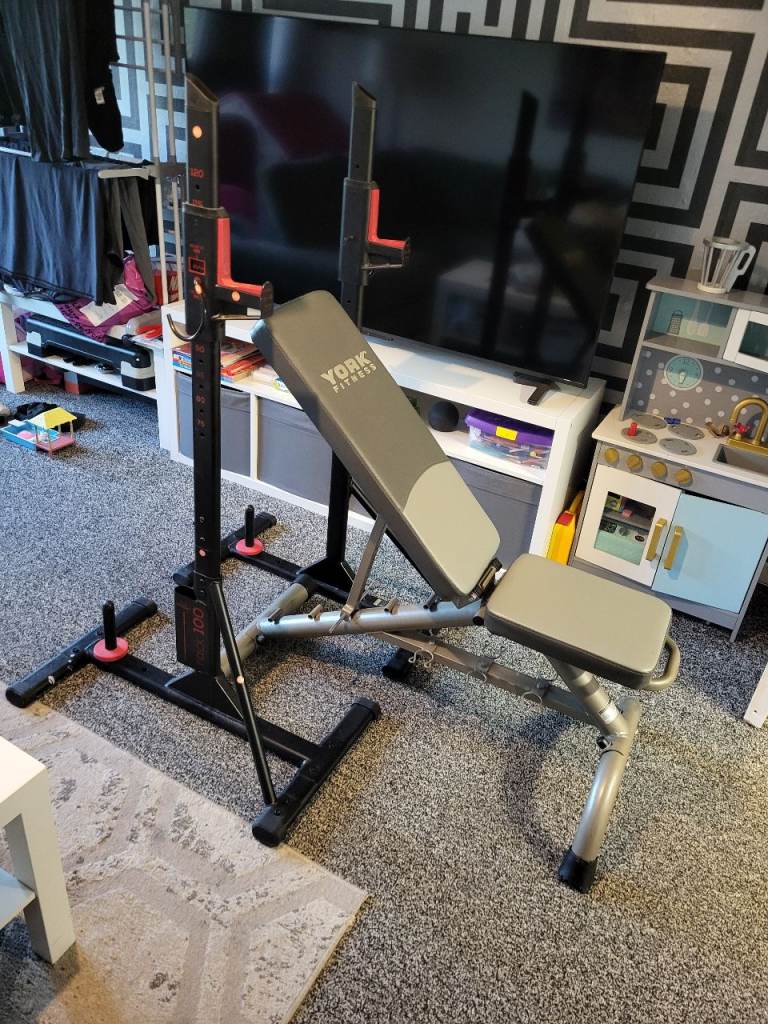 YORK Fitness Weight Bench and Squat Rack – Good Condition