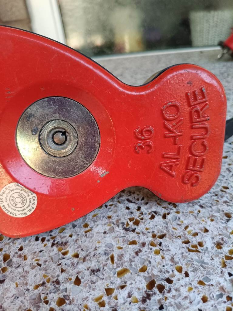 AL-KO 36 secure caravan wheel lock size 36