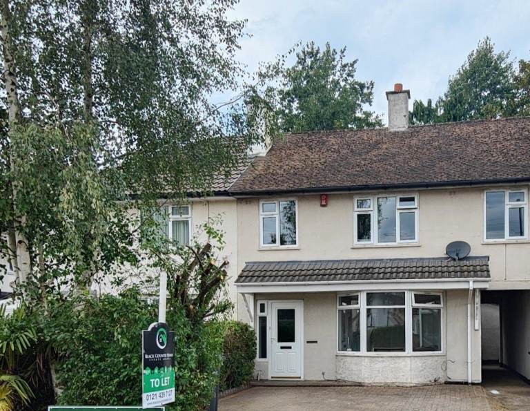 DO YOU RECEIVE UC,DLA,JSA,ESA BENEFITS ? Need help with getting accommodation.