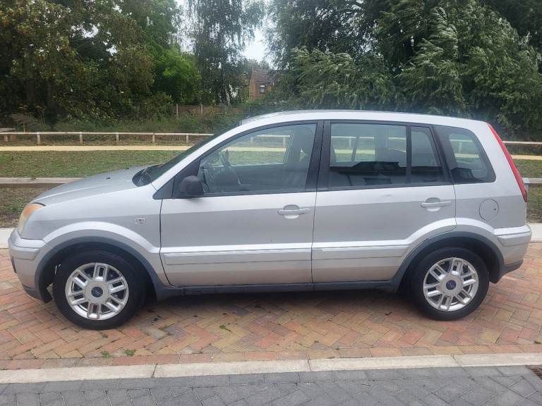 FORD FUSION 1.4 ZETEC. 77K NEEDS TLC!