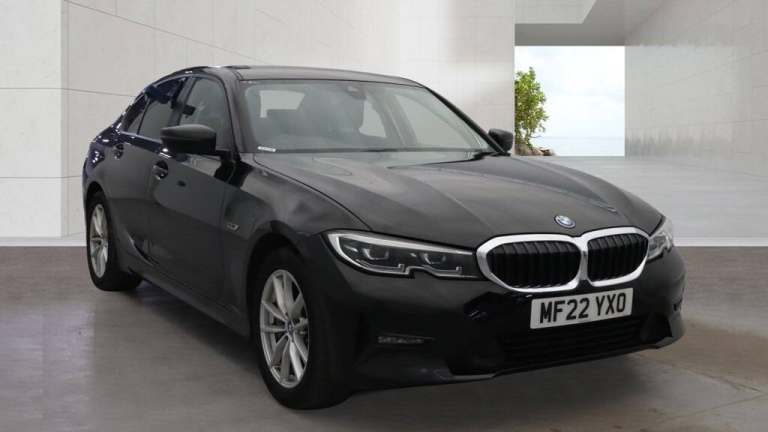 2022 BMW 3 Series 330e SE Pro 4dr Step Auto ++ NAV / CAMERA / ULEZ / 1 OWNER / DAB ++ SALOON Petr...