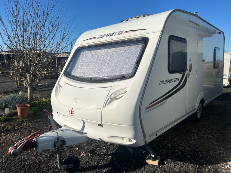 Sprite musketeer 2010 5 Berth caravan excellent starter caravan for a family 