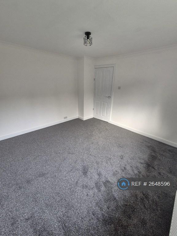 3 bedroom house in Counts Farm Road, Corby, NN18 (3 bed) (#2648596)