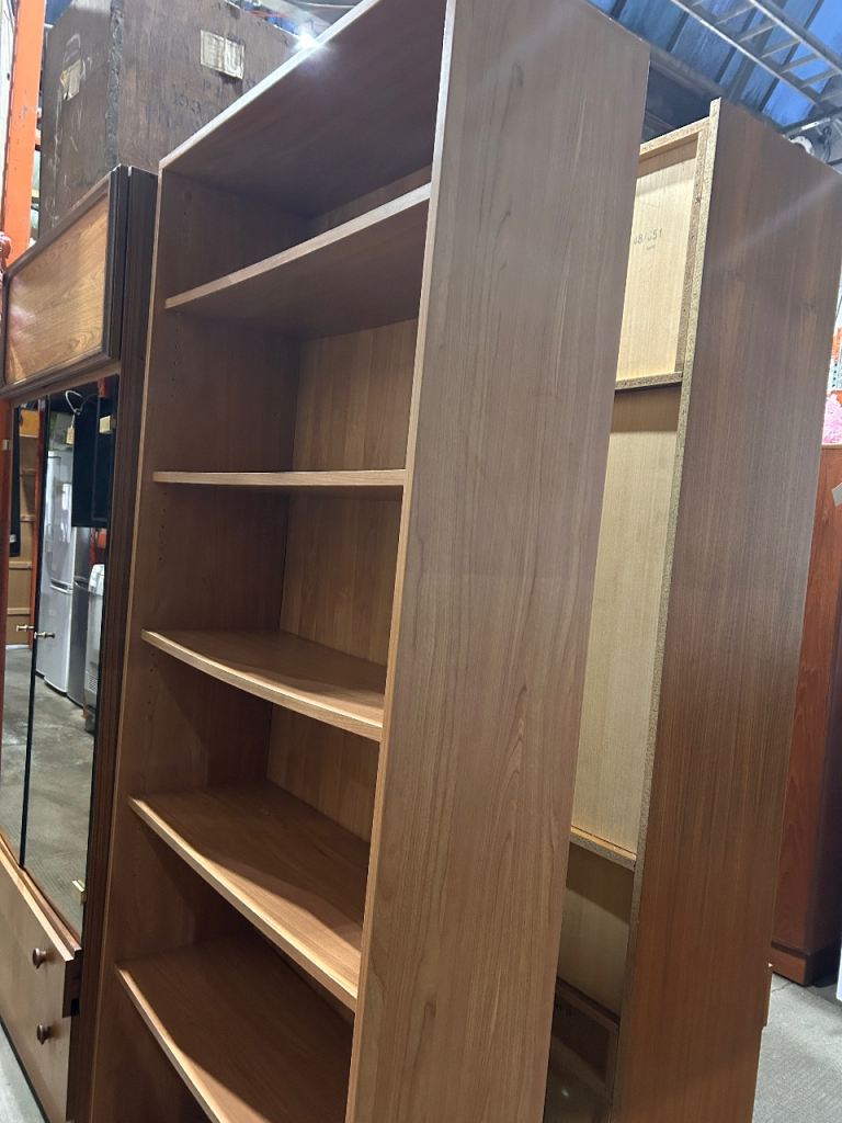 5 Shelves Bookcase £60