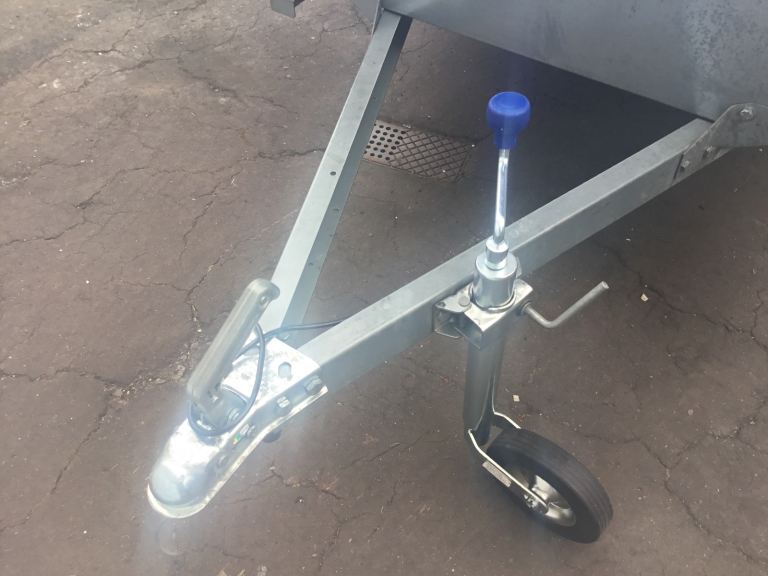Single axle car trailer