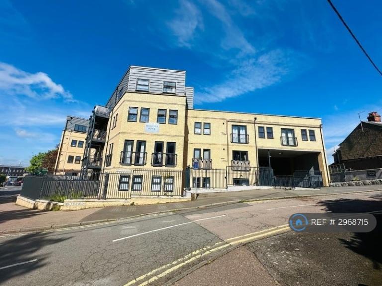 1 bedroom flat in Belle Vue Road, Sudbury, CO10 (1 bed) (#2968715)