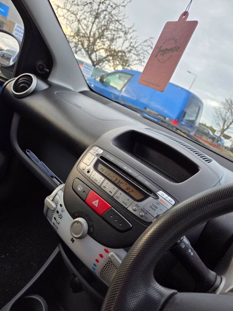 Peugeot, 107, Hatchback, 2011, Manual, 998 (cc), 5 doors