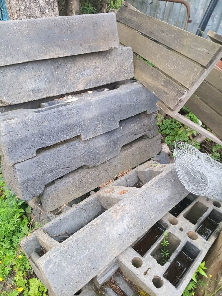 HERAS FENCING FEET