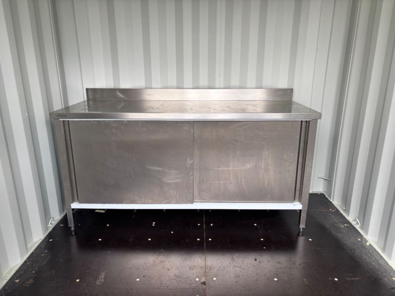 Commercial kitchen items 