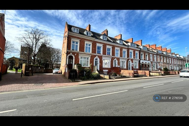 1 bedroom flat in York Road, Northampton, NN1 (1 bed) (#2716518)
