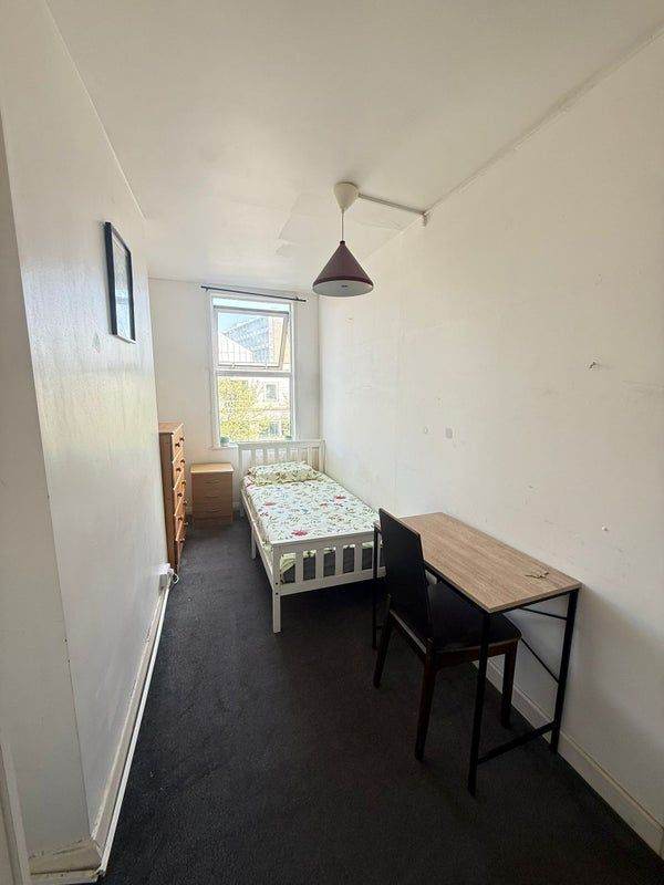 🔥 Single Room Near Stepney Green Station | £680 PCM | Available Now 🔥