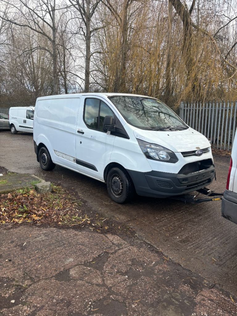 Ford transit 2.2 euro 5 FWD custom 2015 breaking spares chain engine 
