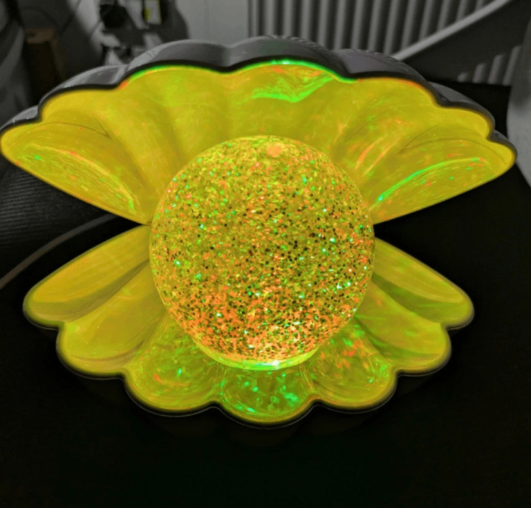 Decorative shell glitter light 