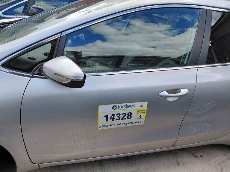 Kia Ceed 2012-18 FRONT  PASSENGER SIDE DOOR , colour: KC