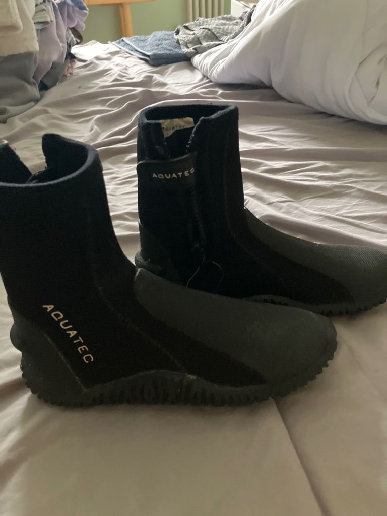 Aquatec Wetsuit Boots – Black, Good Condition