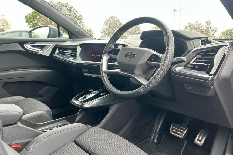  Audi Q4 E Tron 40 S Line Suv 5dr Electric Auto 82kwh 204 Ps Electric