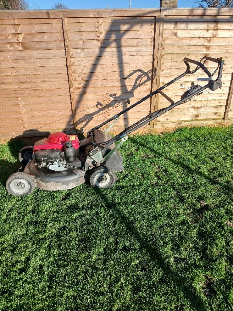 HONDA HRH 536 PRO HYDROSTATIC DRIVE MOWER. £245.