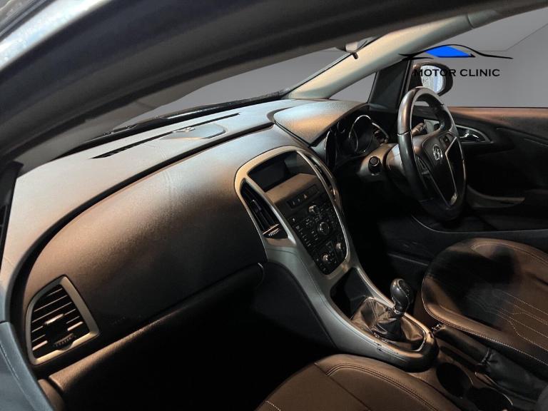 2014 Vauxhall Astra 1.6i 16V Limited Edition 5dr HATCHBACK Petrol Manual