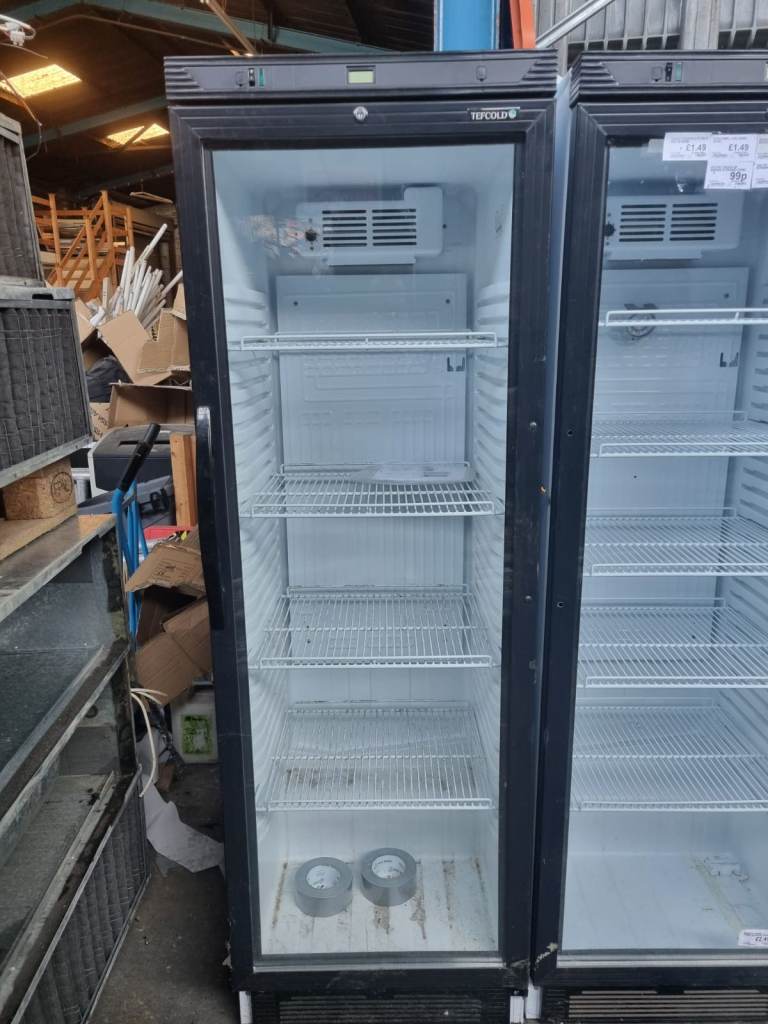 Commercial Display Fridge – Glass Door, Good Condition