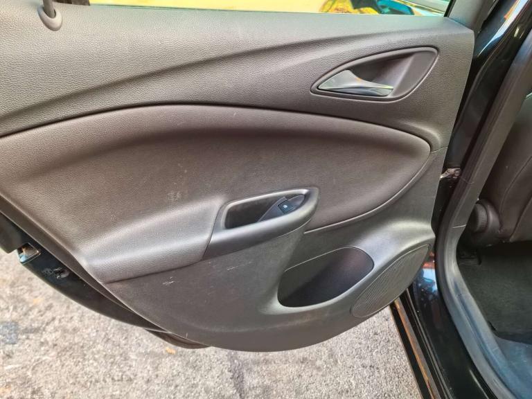 2017 Vauxhall Astra 1.4 Astra Elite Nav T 5dr - Full Service History - High Spec! Hatchback Petro...