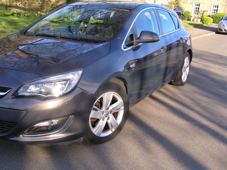 Vauxhall, ASTRA, Hatchback, 2015, Manual, 1956 (cc), 5 doors SRI