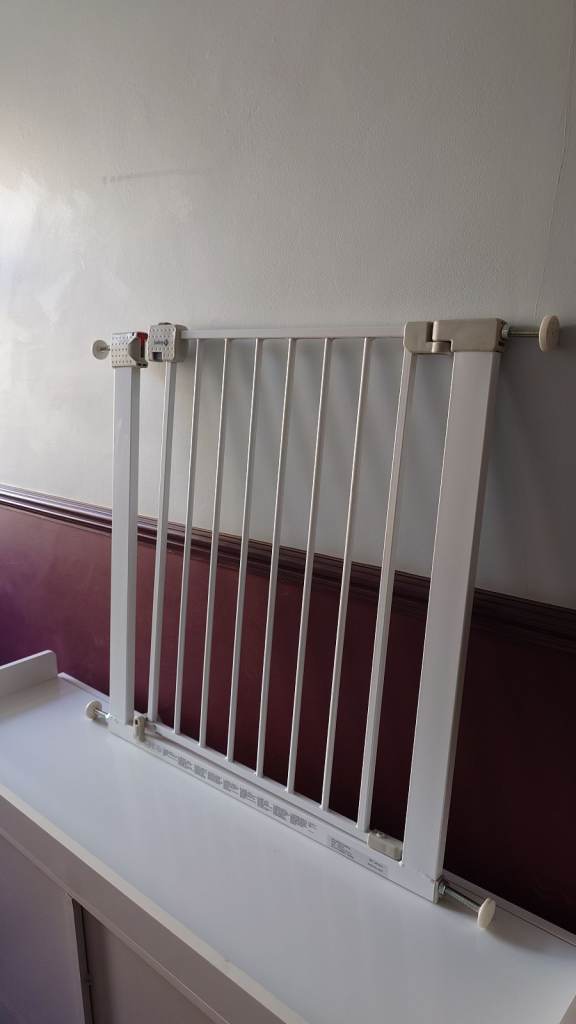Children safety gate