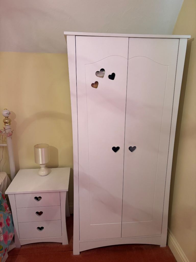 Wardrobe and 2 bedside tables with heart handles 