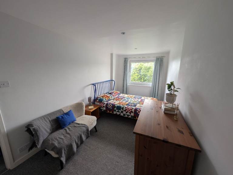 Double room in flat with a waterfront view balcony