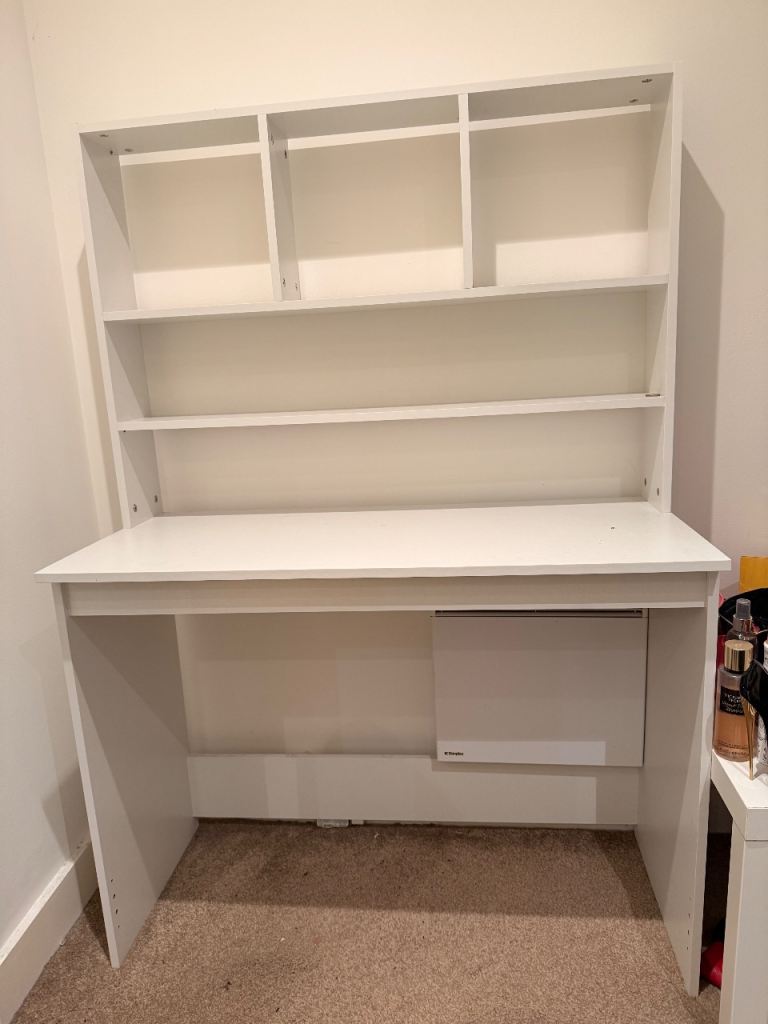Desk for sale 