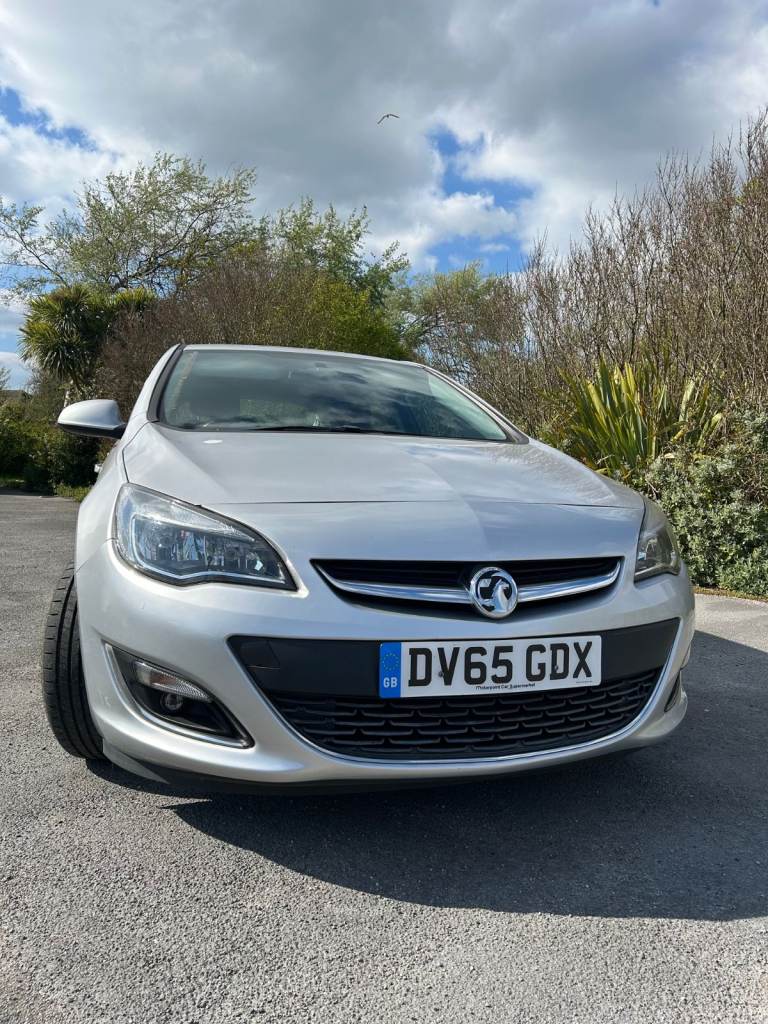 Vauxhall, ASTRA, Hatchback, 2015, Manual, 1956 (cc), 5 doors